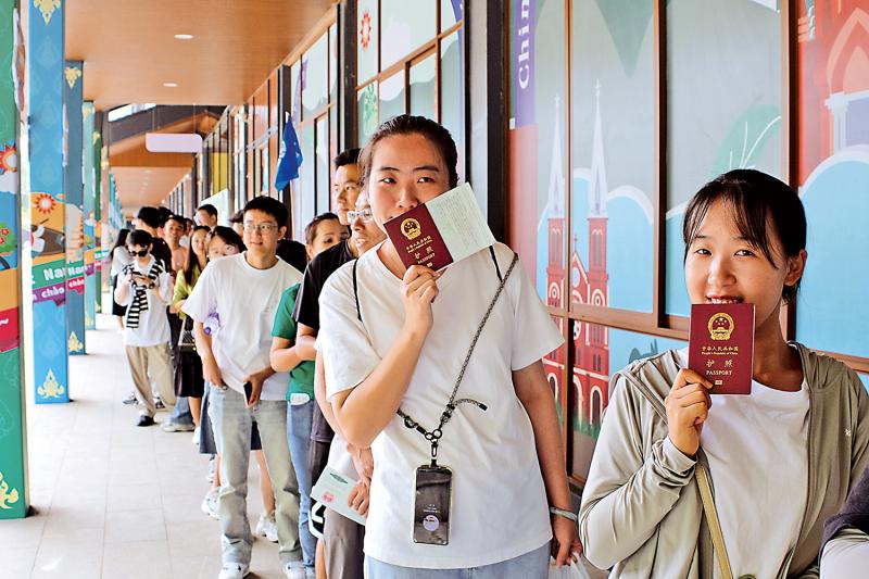 万向官网：﻿免签“朋友圈”扩容 中国护照含金量增